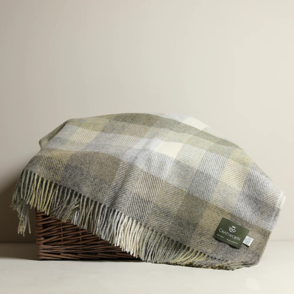 Woodale Olive Lambswool Throw - Image 2